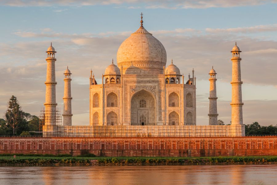 Taj Mahal Tour by Gatimaan Express Train